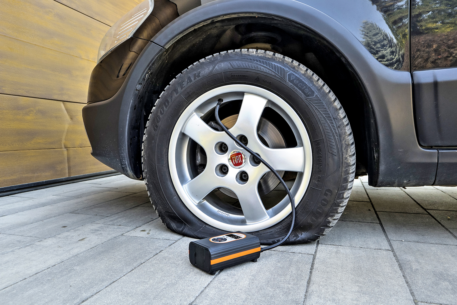 test kompresora bezprzewodowego_pompowanie