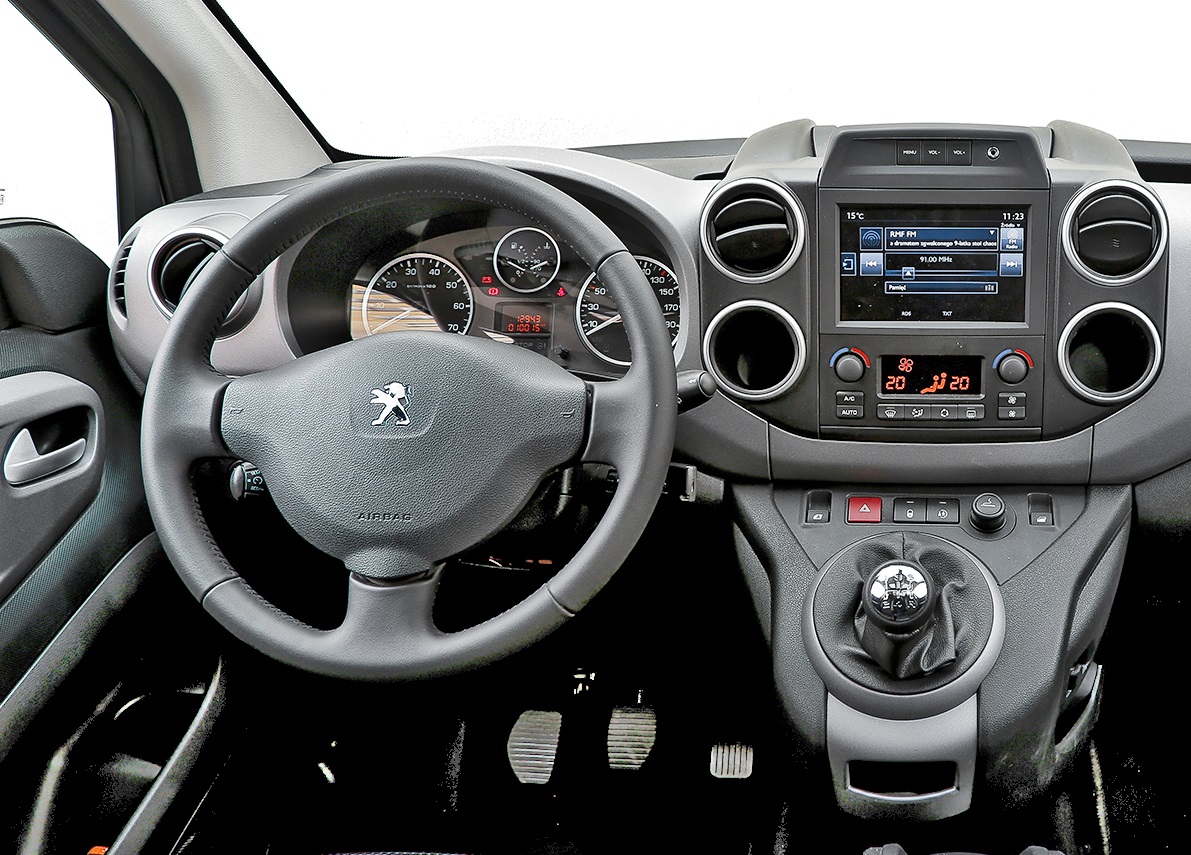 uzywane minivany_peugeot partner deska