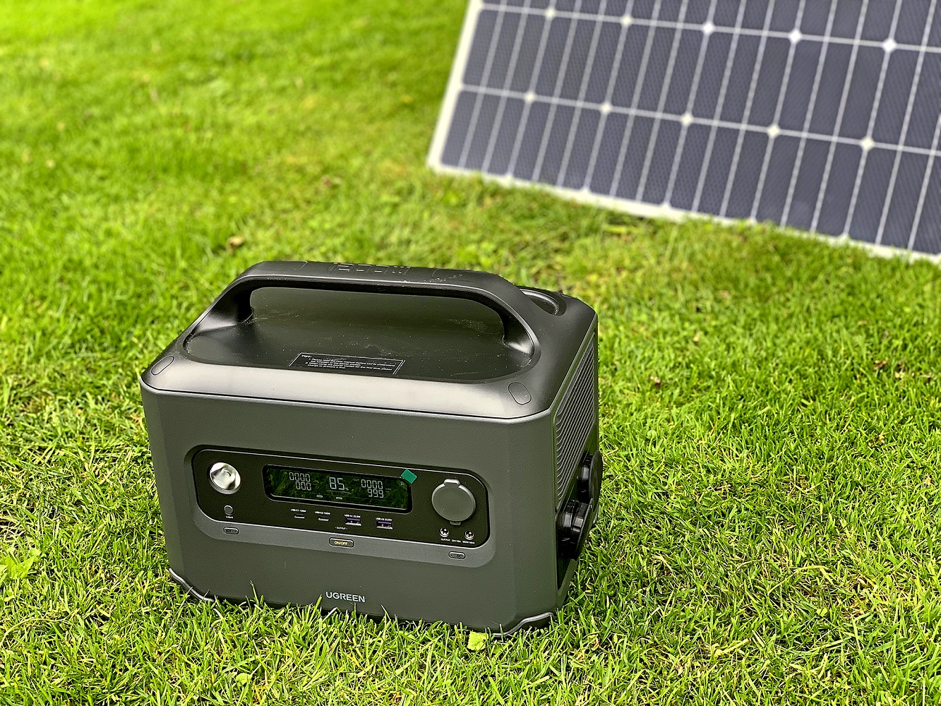 praca w kamperze_zasilacz