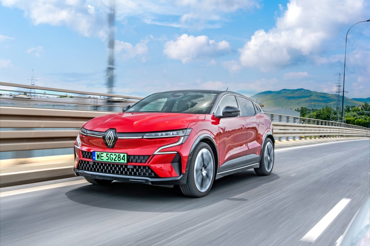 Sensacyjna zmiana. Najnowsza generacja Renault Megane ma powrócić do silnika spalinowego