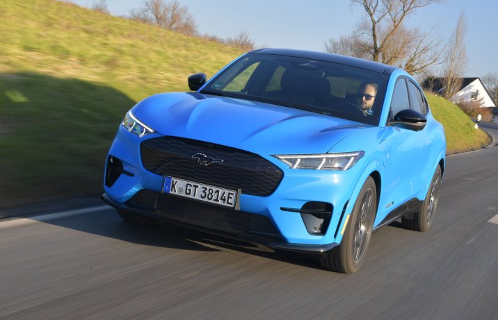 Ford Mustang Mach-E - przód