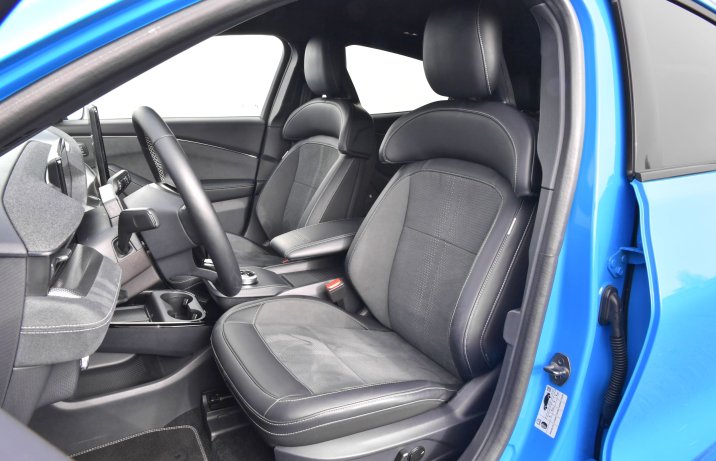 Ford Mustang Mach-E - fotele