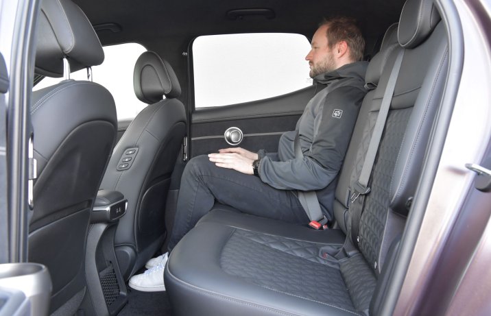 Genesis GV60 - kanapa