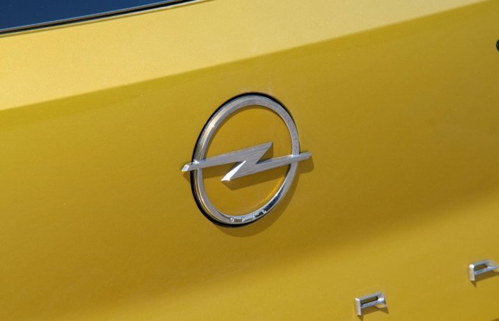 Opel Astra 1.5 Diesel 130 A8 - znaczek