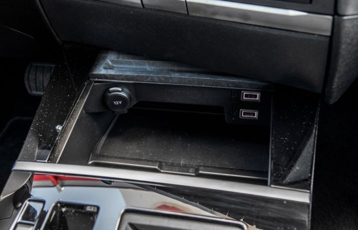 Opel Astra 1.5 Diesel 130 A8 - wnęka