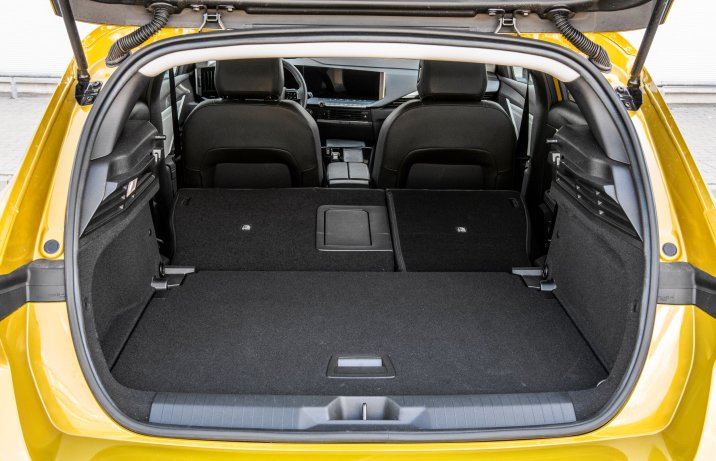 Opel Astra 1.5 Diesel 130 A8 - bagażnik