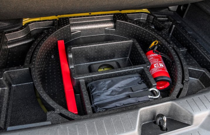 Opel Astra 1.5 Diesel 130 A8 - schowek pod bagażnikiem