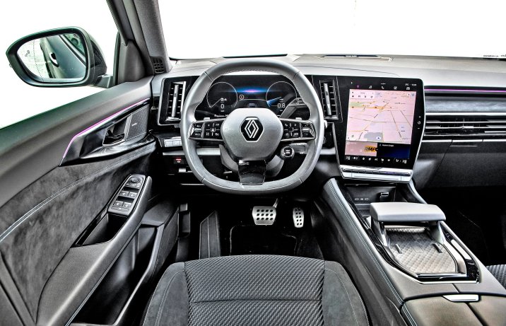 Renault Austral mild hybrid 160 auto – wnętrze, deska rozdzielcza