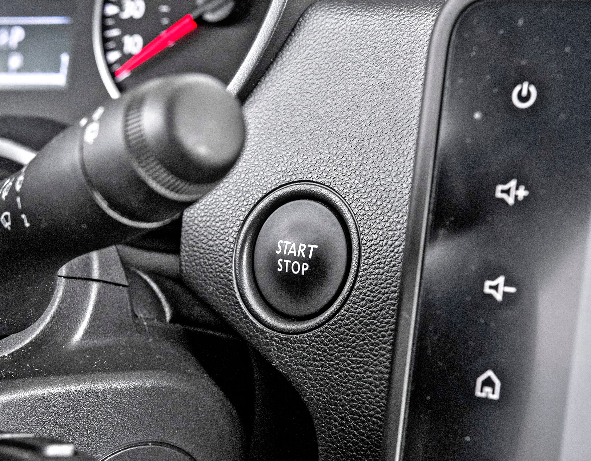 Dacia-Duster-1.5-Blue-dCi-4x4- strat-stop