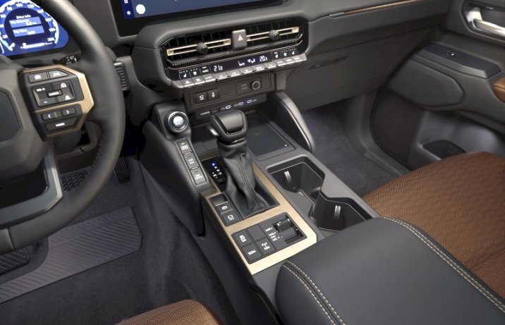 2024 Toyota Land Cruiser Prado