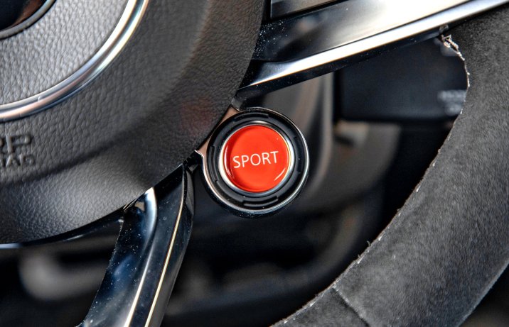 Alpine A110 GT – przycisk sport