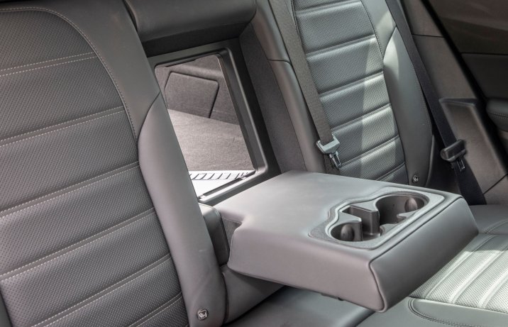 Alfa Romeo Tonale - okienko