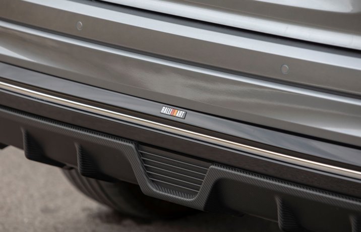 Mitsubishi Eclipse Cross - dyfuzor