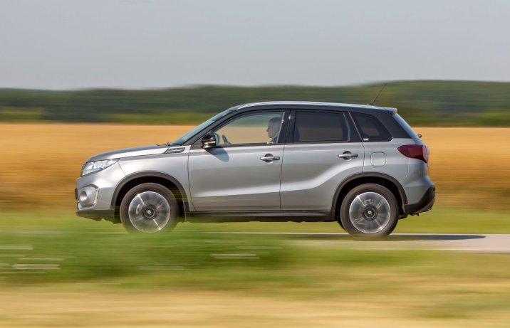 Suzuki Vitara - bok