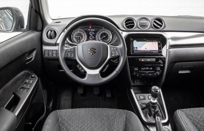 Suzuki Vitara - kokpit