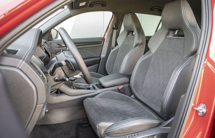 Skoda Kodiaq 2.0 TSI DSG 4x4 Sportline (2023) – test – fotele