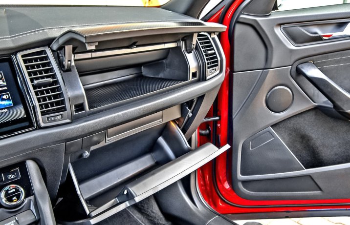 Skoda Kodiaq 2.0 TSI DSG 4x4 Sportline (2023) – test – schowki