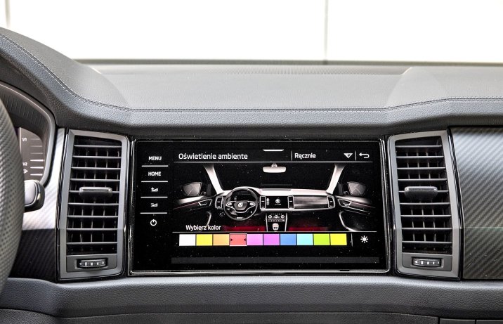 Skoda Kodiaq 2.0 TSI DSG 4x4 Sportline (2023) – test – oświetlenie Ambiente