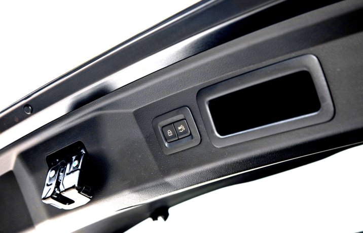 Mazda CX-60 3.3 e-Skyactiv D 200 2WD Exclusive-Line (2023) – test – uchwyt tylnej klapy