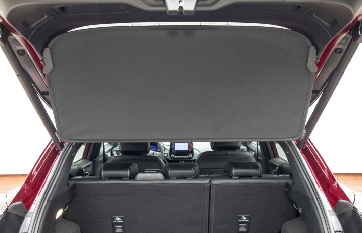 Ford Puma - zasłona bagażnika