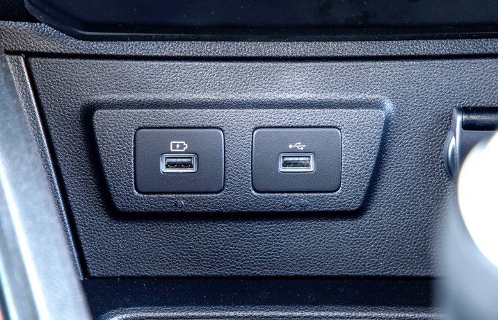 Dacia Duster 1.5 Blue dCi 4x4 SL Extreme – USB-A