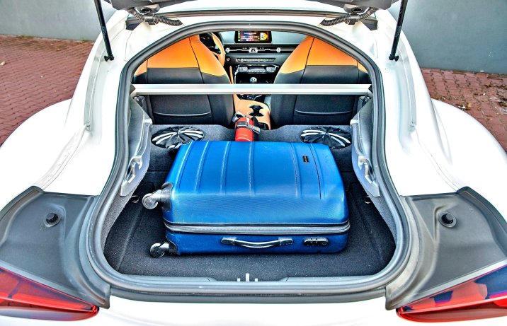 Toyota GR Supra 3.0 Twin-Scroll Turbo 340 KM 6 M/T – bagażnik