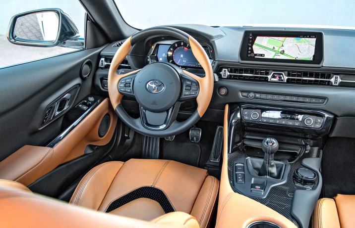 Toyota GR Supra 3.0 Twin-Scroll Turbo 340 KM 6 M/T – deska rozdzielcza