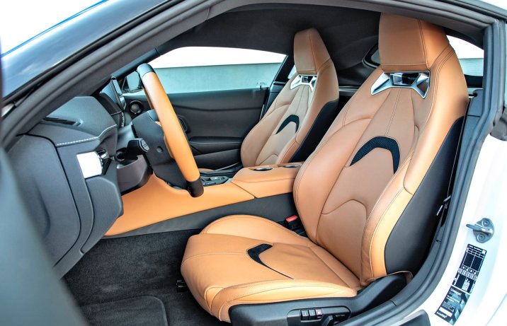 Toyota GR Supra 3.0 Twin-Scroll Turbo 340 KM 6 M/T – fotele