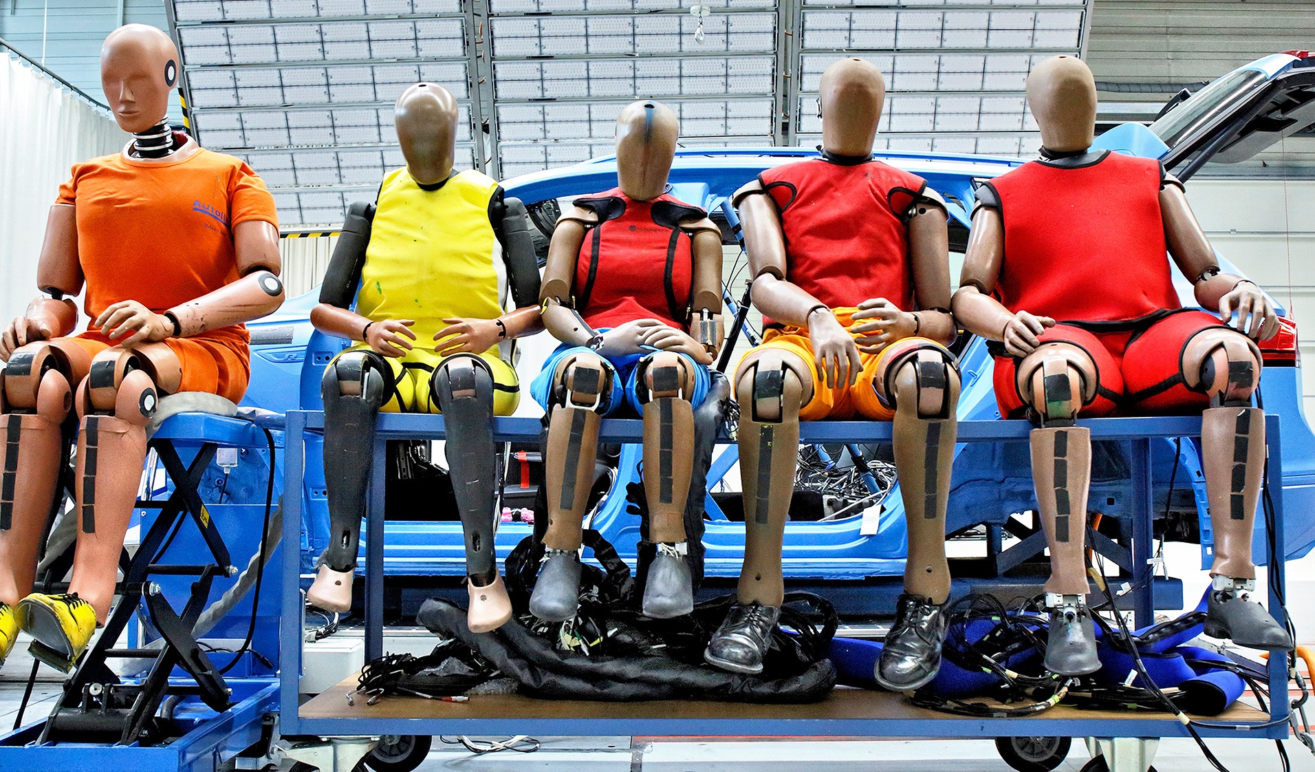 ochrona pasazerow_rozne manekiny zderzeniowe