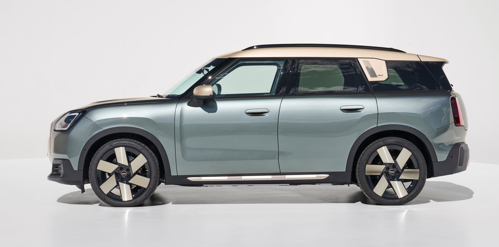 mini-countryman-bok