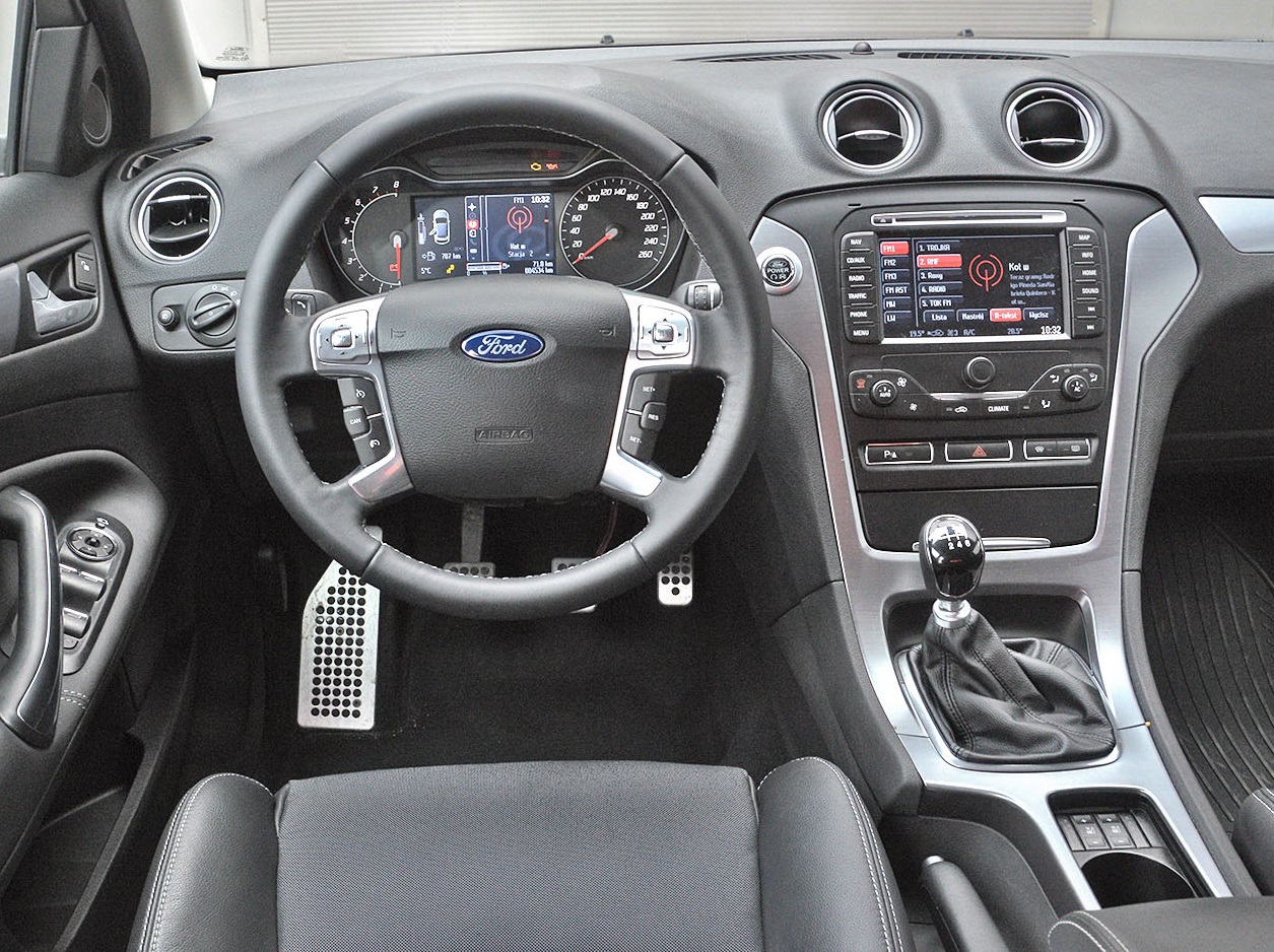 pierwsze uzywane auto_ford mondeo deska