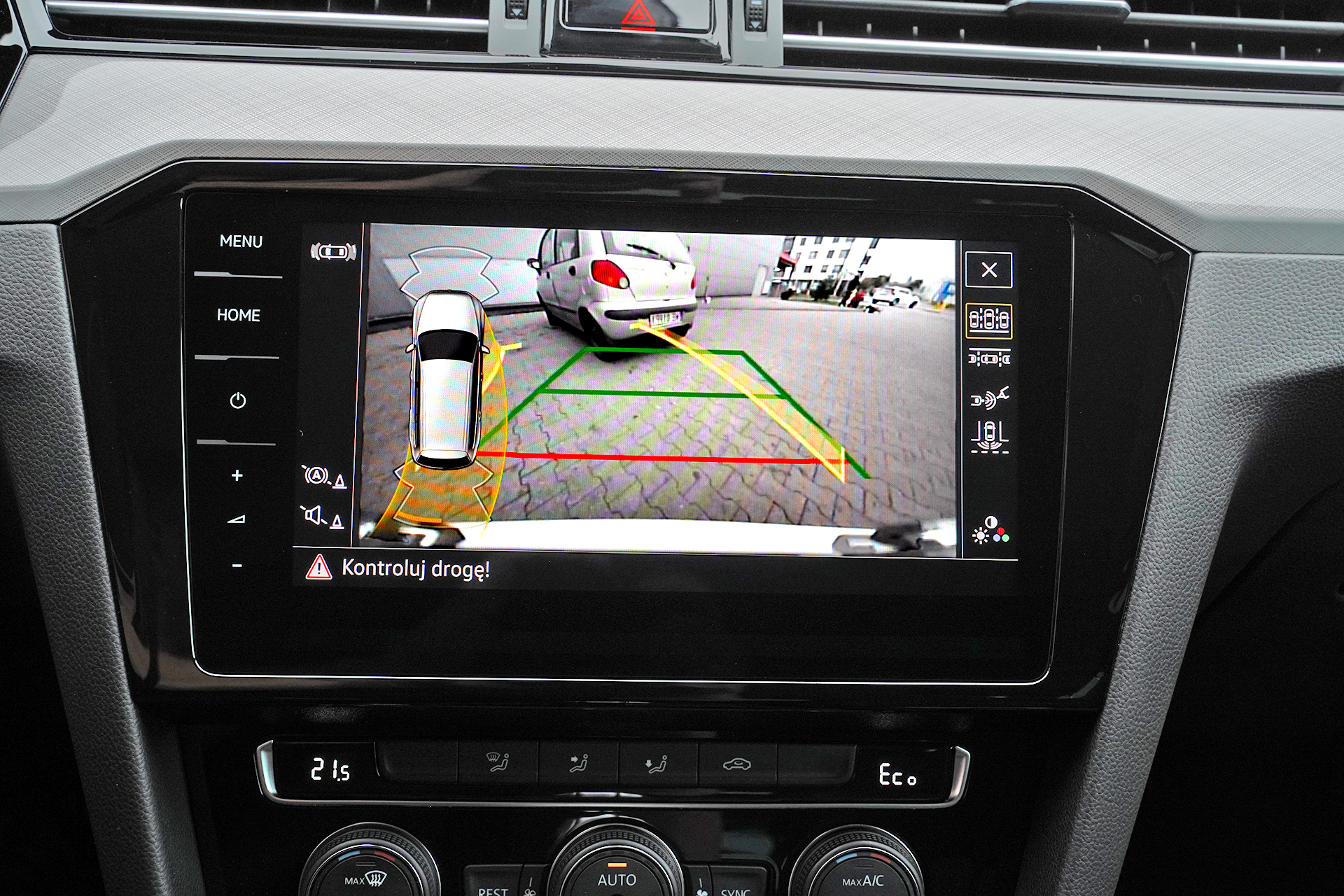 pierwsze uzywane auto_kamera cofania