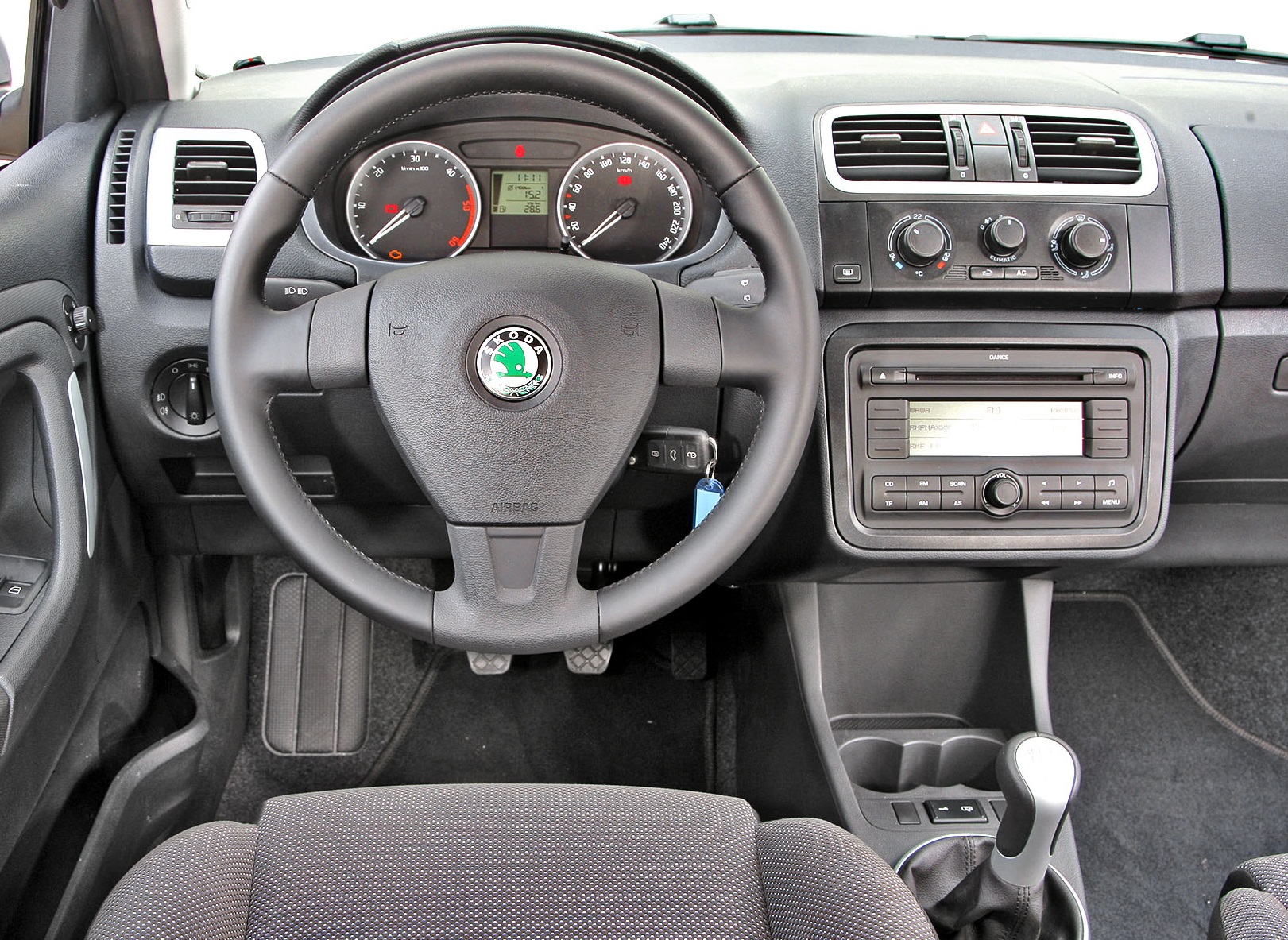 pierwsze uzywane auto_skoda fabia deska