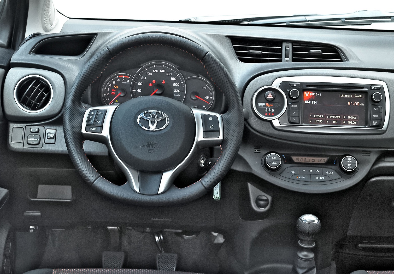 pierwsze uzywane auto_toyta yaris desa