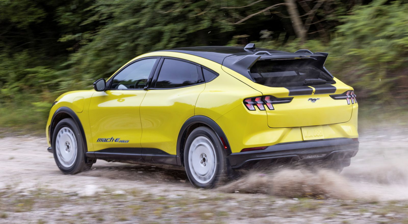 FORD-mustang-MACH-E_RALLYE-tyl