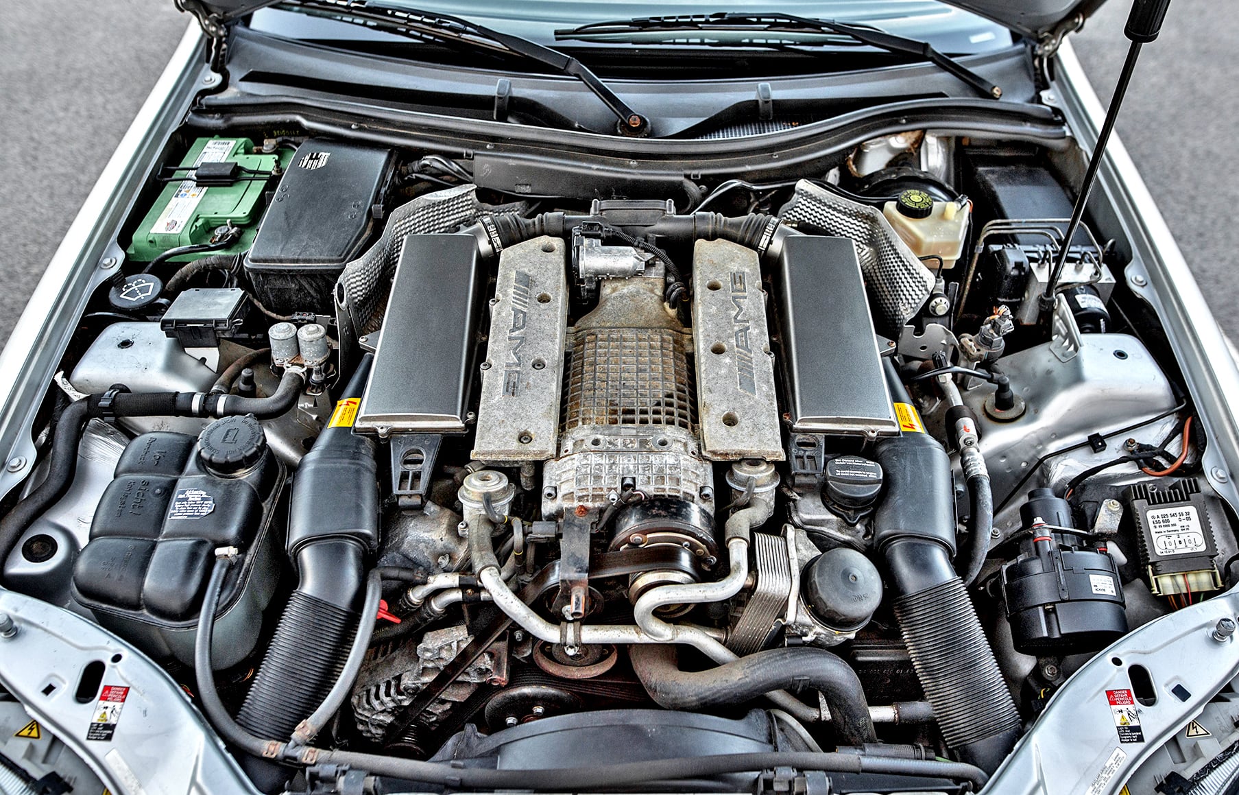 Mercedes-SLK-R170-silnik-32-amg