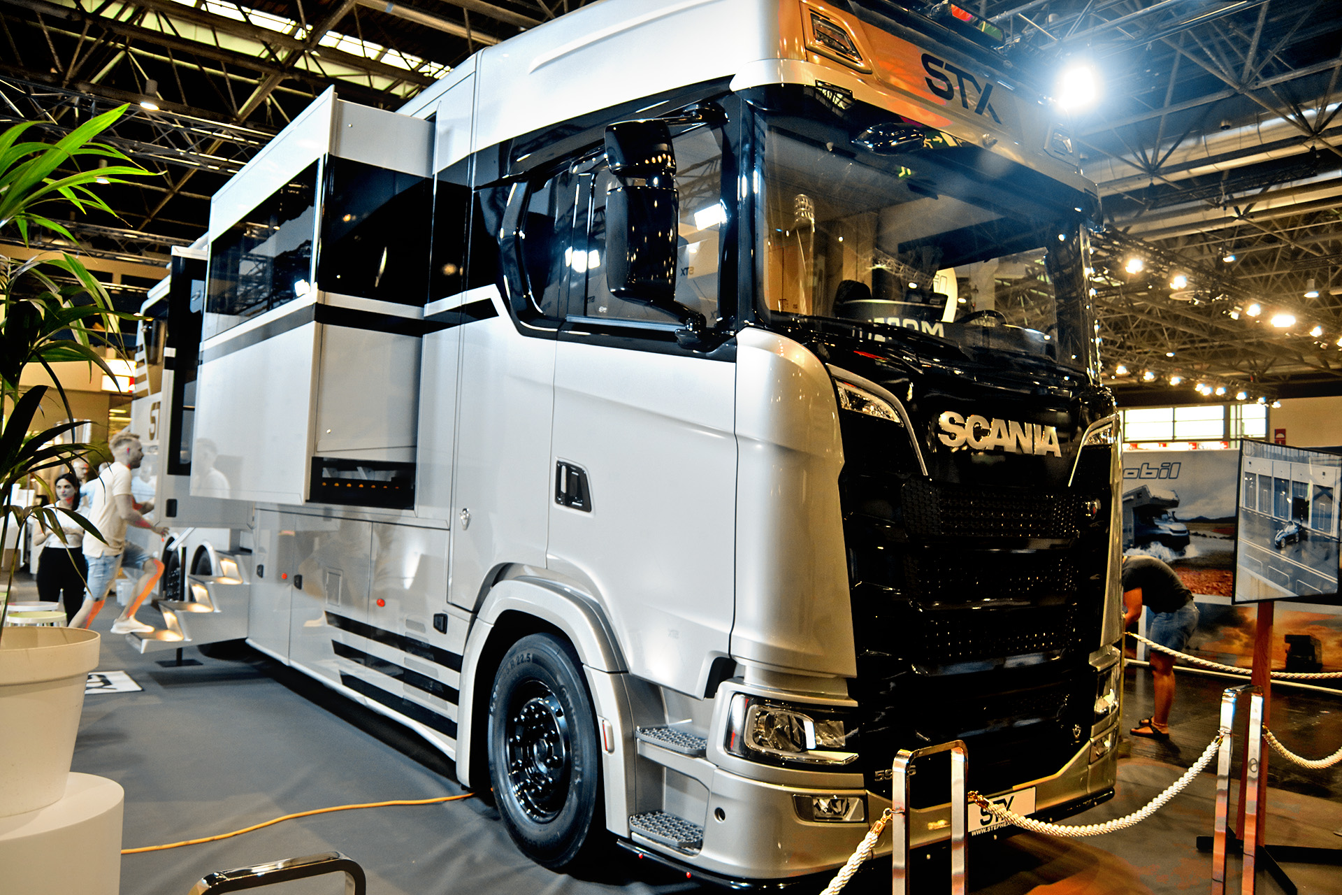 Salon karawaningu_stx scania