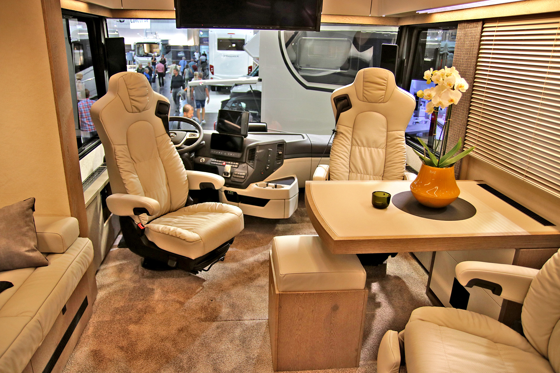 Salon karawaningu_vario perfect wnetrze