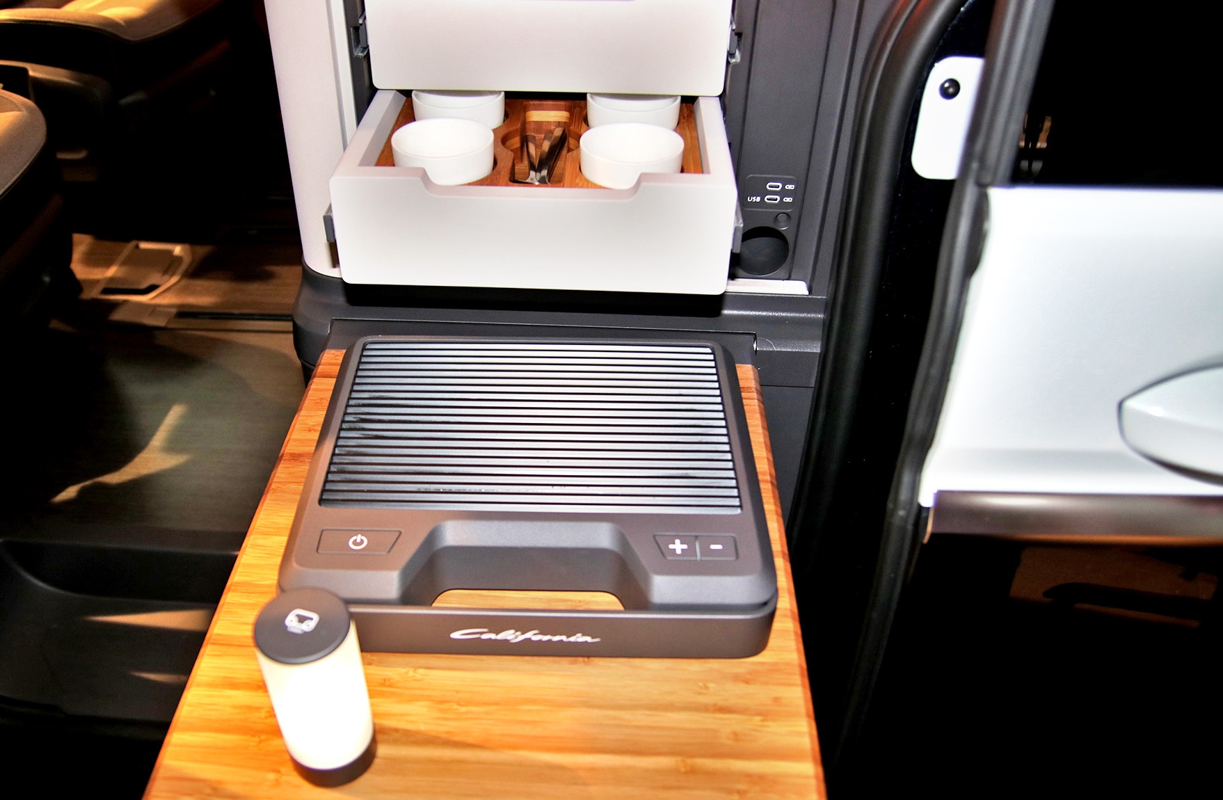 Salon karawaningu_vw california concept kuchnia