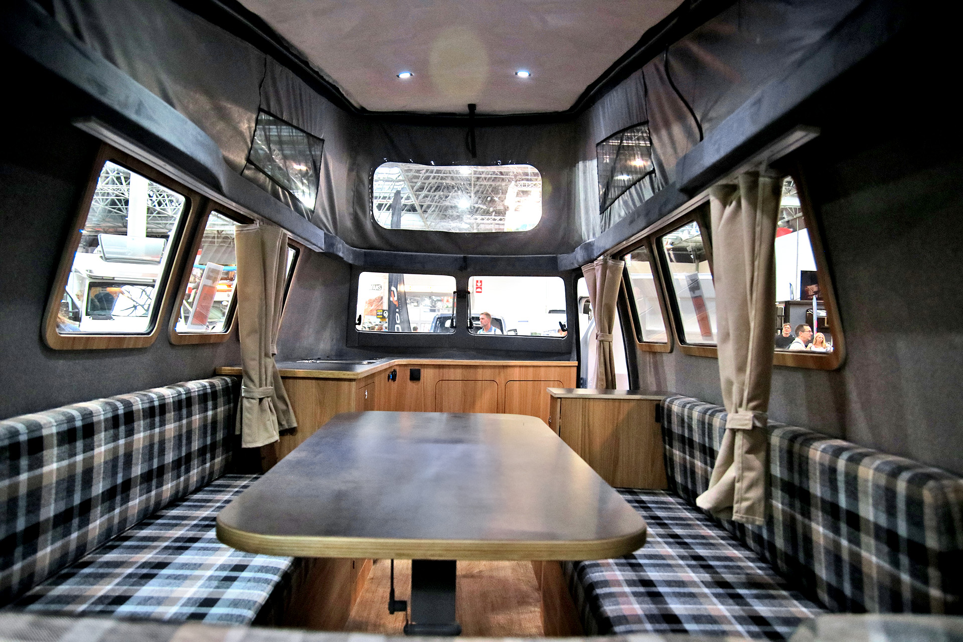 Salon karawaningu_Balcamp wnetrze