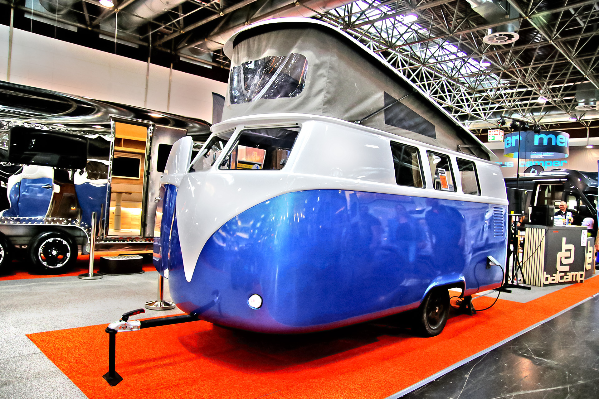 Salon karawaningu_Balcamp