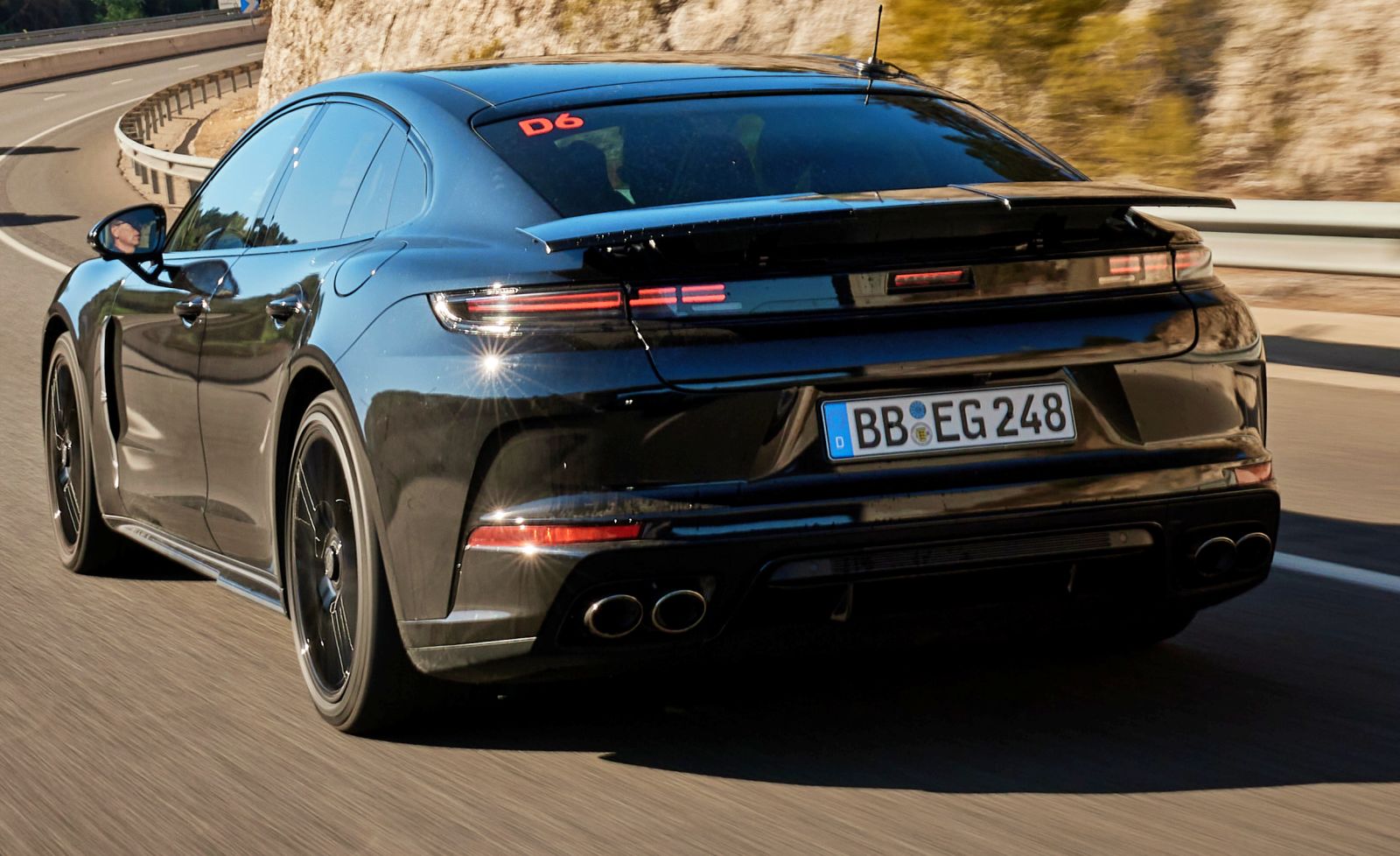 porsche-panamera-tyl-1