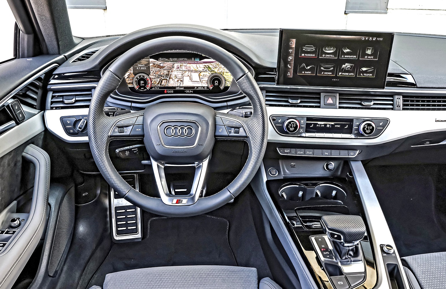 Audi_A4_DL_002_Test systemow obslugi