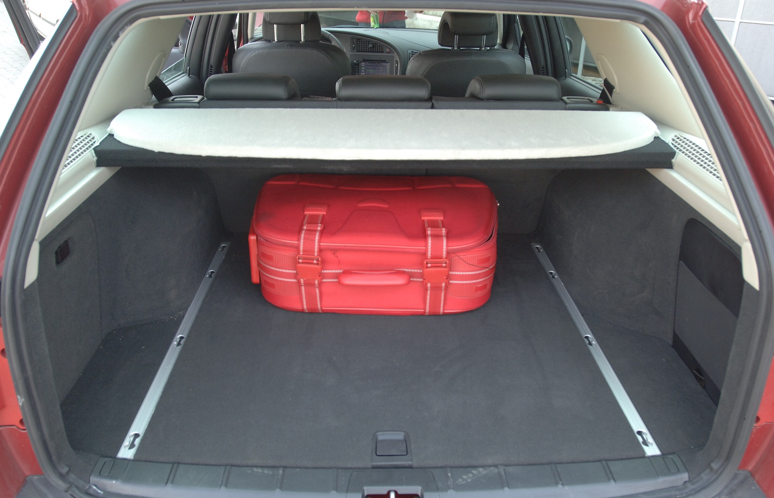 saab 95 bagaznik luksusowe uzywane kombi