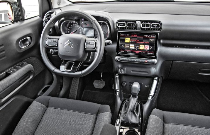 Citroen C3 Aircross 1.2 PureTech EAT6 Shine Pack –wnętrze, deska rozdzielcza