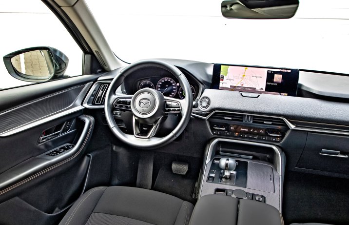 Mazda CX-60 3.3 e-Skyactiv D 200 KM 2WD – wnętrze, deska rozdzielcza
