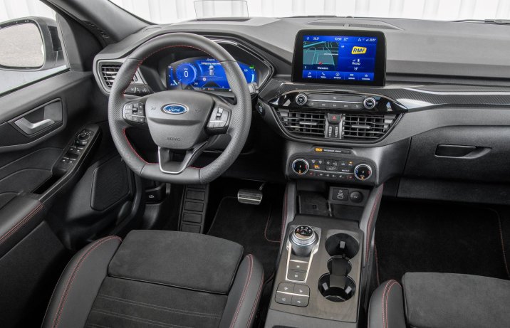 Ford Kuga - kokpit