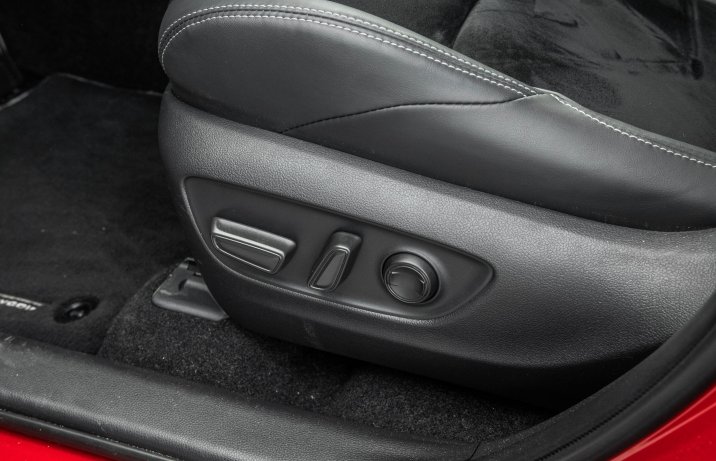 Toyota RAV4 - sterowanie fotela