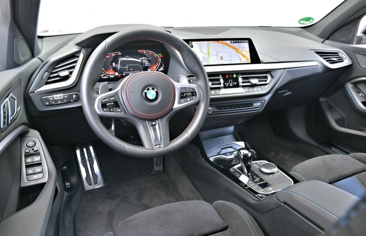 BMW 128ti (2023) - test - kokpit