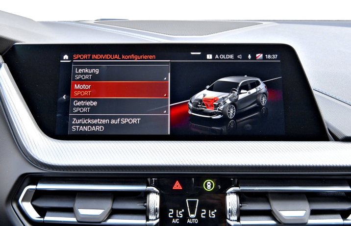 BMW 128ti (2023) - test - system operacyjny